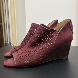 Maroon Wedges